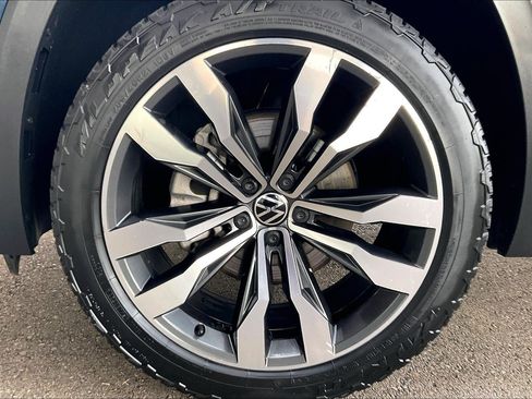 Used 2021 Volkswagen Atlas SE w/ Panoramic Sunroof Package image 24