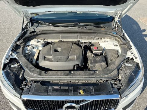 Used 2021 Volvo XC60 T5 Momentum AWD/4WD image 30