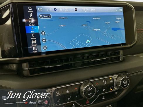 Used 2024 Jeep Gladiator Rubicon w/ Technology Group image 32