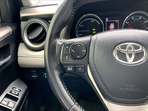 Used 2018 Toyota RAV4 XLE image 24