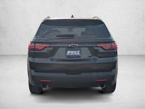 Used 2023 Chevrolet Traverse LT FWD image 7