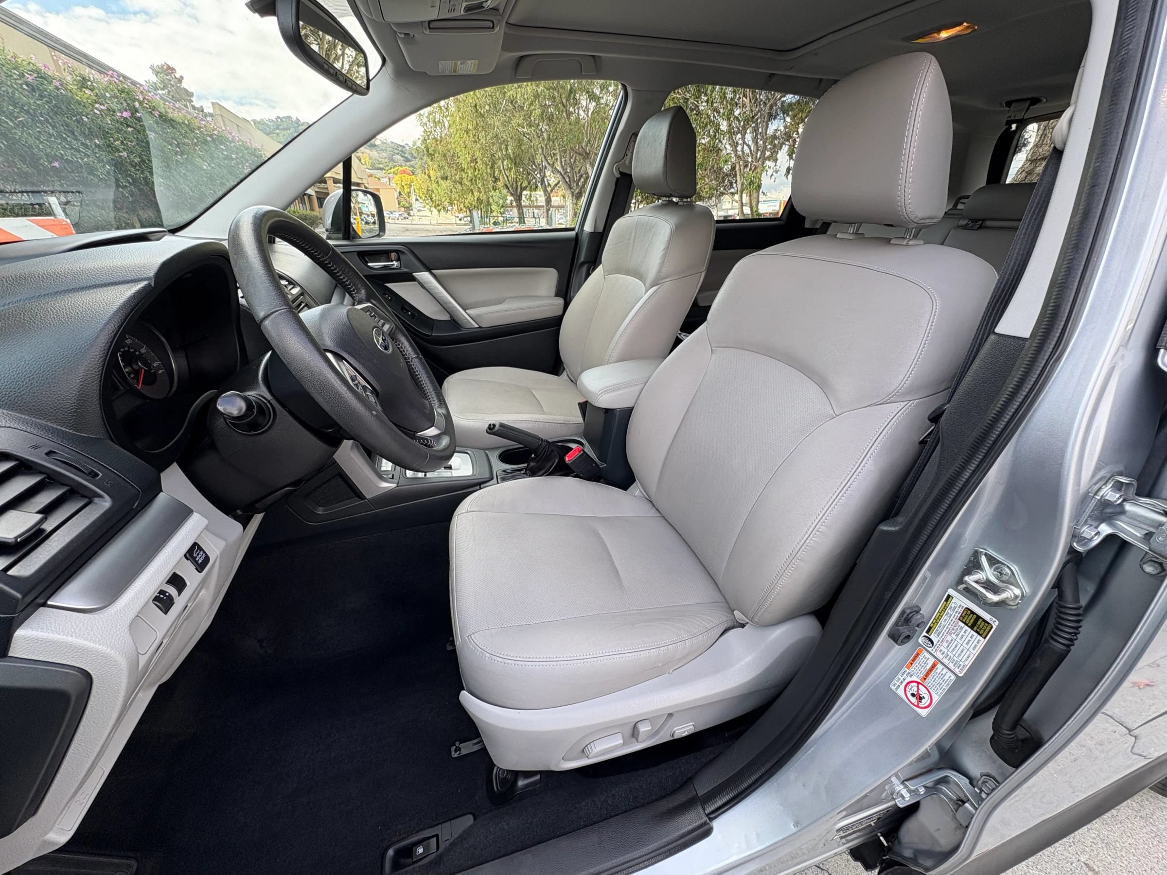 Used 2015 Subaru Forester 2.5i Limited w/ Popular Package #2 AWD/4WD image 10