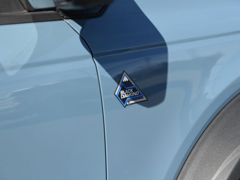 Used 2023 Ford Bronco Black Diamond w/ Sasquatch Package AWD/4WD image 8