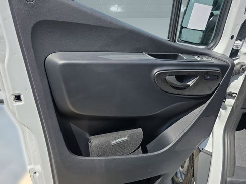 New 2025 Mercedes-Benz Sprinter 2500 image 12