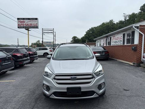 Used 2017 Ford Escape SE w/ Equipment Group 201A AWD/4WD image 3
