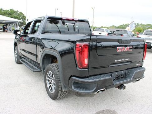 Used 2023 GMC Sierra 1500 AT4 w/ AT4 Premium Package AWD/4WD image 8