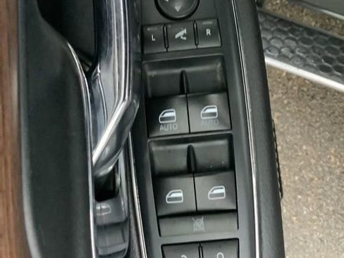 Used 2017 RAM 2500 Laramie w/ Convenience Group image 31