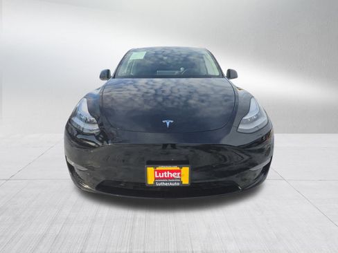 Used 2021 Tesla Model Y Long Range image 8