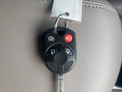 Used 2014 Ford Escape SE w/ SE Chrome Package image 25