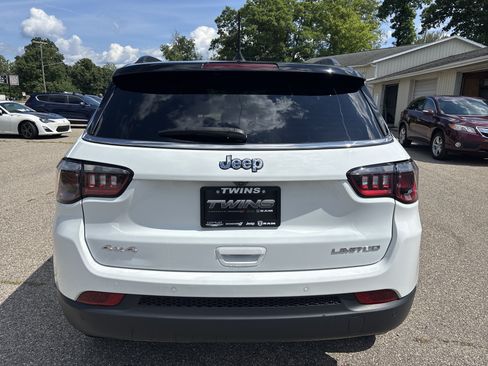 Used 2024 Jeep Compass Limited AWD/4WD image 4