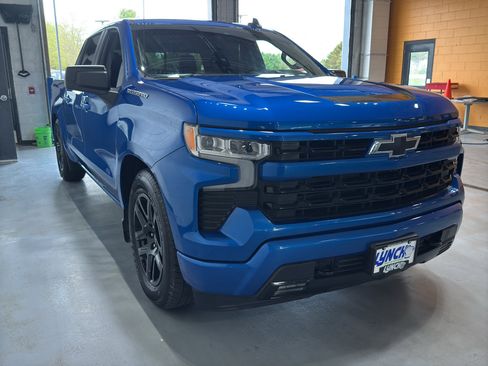 Used 2023 Chevrolet Silverado 1500 RST w/ Convenience Package II AWD/4WD image 7