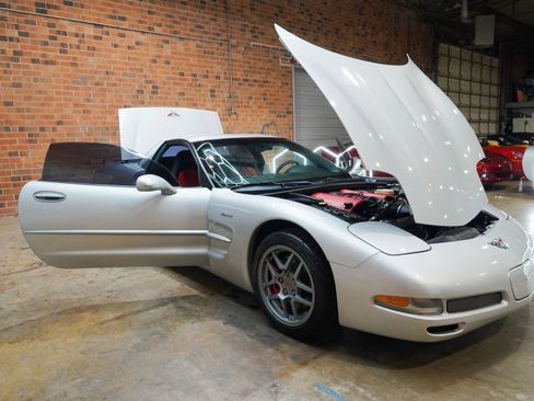 Used 2001 Chevrolet Corvette Z06 w/ Memory Pkg RWD image 29