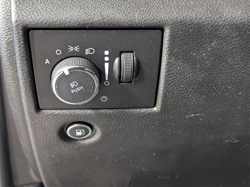 Used 2020 Jeep Grand Cherokee Limited w/ Trailer Tow Group IV image 13