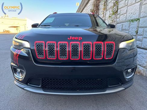 Used 2019 Jeep Cherokee Limited image 16
