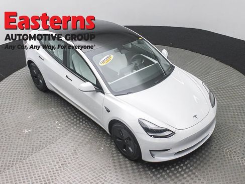 Used 2023 Tesla Model 3 Standard Range RWD image 3