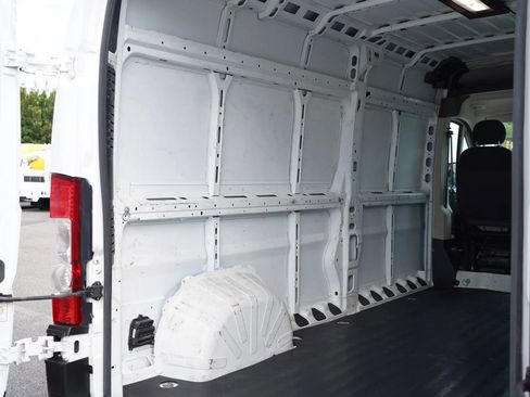 Used 2022 RAM ProMaster 2500 FWD image 11