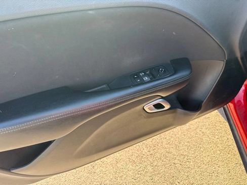 Used 2021 Dodge Challenger SXT w/ Driver Convenience Group RWD image 9