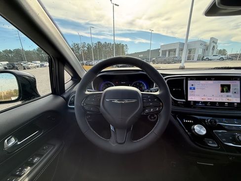 New 2026 Chrysler Pacifica Select w/ S Appearance Package image 14