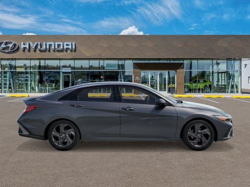 New 2026 Hyundai Elantra SEL Sport FWD image 24