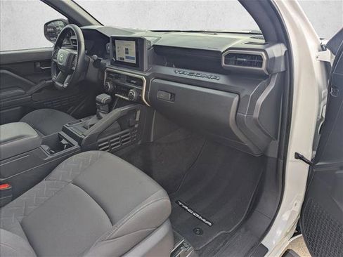 Used 2025 Toyota Tacoma SR image 19
