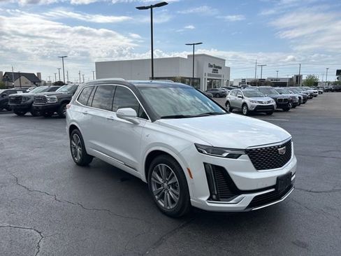 Used 2021 Cadillac XT6 Premium Luxury image 4