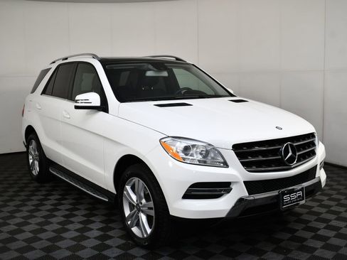 Used 2015 Mercedes-Benz ML 250 250 BLUETEC image 3