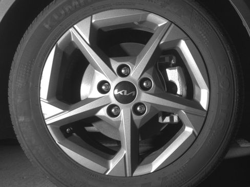 Used 2025 Kia K4 LXS image 13