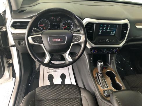 Used 2019 GMC Acadia SLE image 8