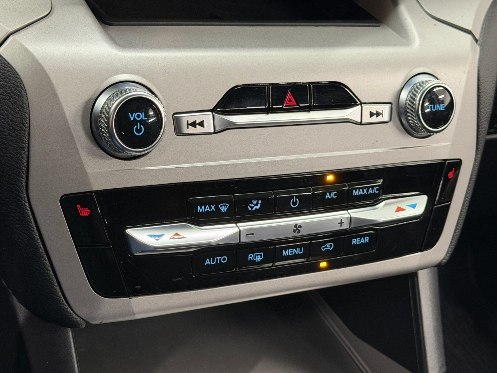 Certified 2023 Ford Explorer XLT AWD/4WD image 18