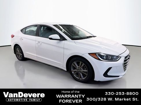 Used 2017 Hyundai Elantra SE image 1