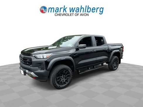 Used 2024 Chevrolet Colorado Trail Boss w/ Advanced Trailering Package AWD/4WD image 4
