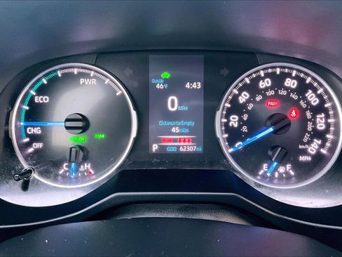 Used 2021 Toyota RAV4 XLE image 19