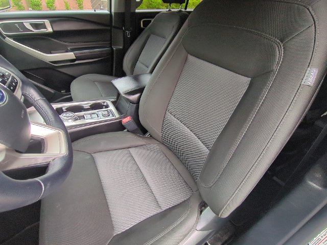 Used 2023 Ford Explorer XLT AWD/4WD image 27