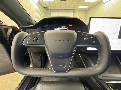 Used 2021 Tesla Model S Plaid image 31