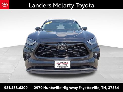 Used 2022 Toyota Highlander XLE AWD/4WD image 8