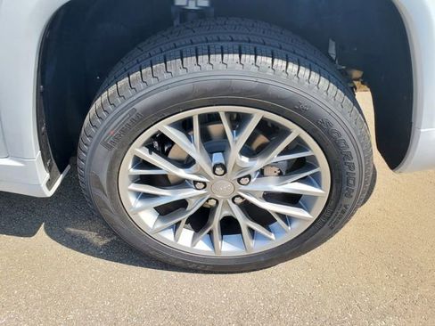 New 2025 Jeep Grand Cherokee Summit image 6