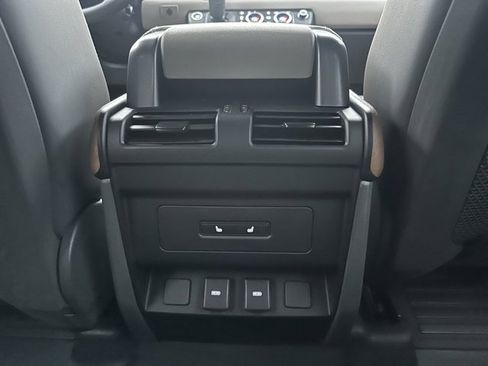 Used 2023 Land Rover Defender 110 X image 25