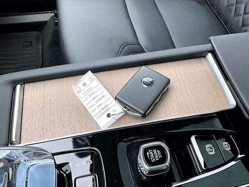 Certified 2026 Volvo XC90 B6 Plus w/ Protection Package Premier image 36