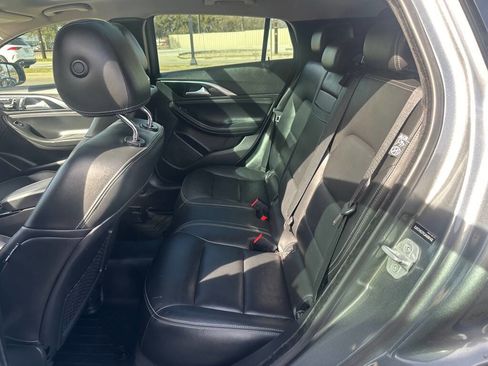 Used 2018 INFINITI QX30 Premium w/ Navigation Package image 10