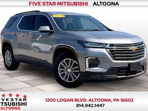 Used 2023 Chevrolet Traverse LT AWD/4WD image 1
