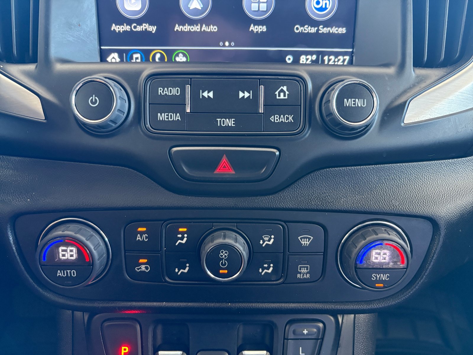 Used 2018 GMC Terrain SLT w/ LPO, Black Accent Package FWD image 16
