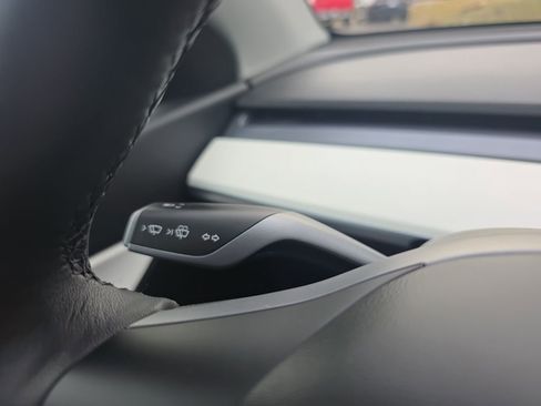 Used 2022 Tesla Model Y Performance image 24