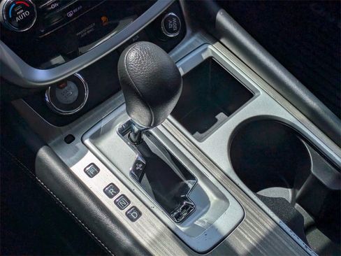 Used 2018 Nissan Murano S image 16