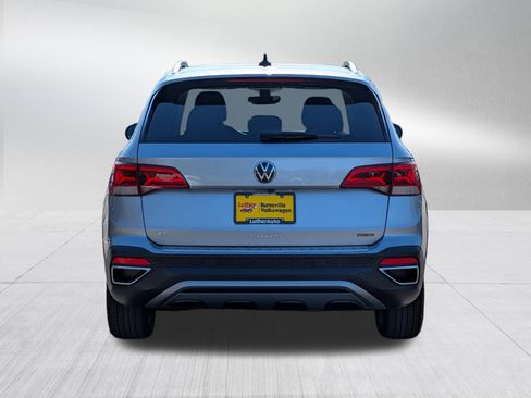 Certified 2023 Volkswagen Taos SE w/ Panoramic Sunroof Package AWD/4WD image 6