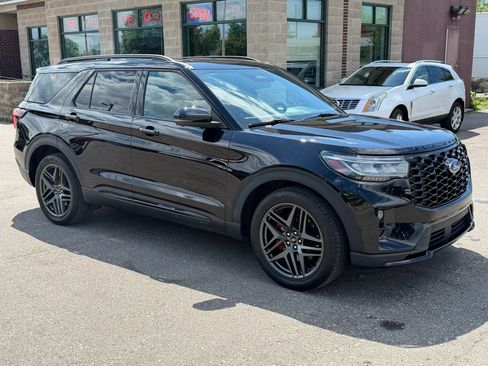Used 2025 Ford Explorer ST AWD/4WD image 7