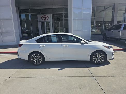 Used 2019 Kia Forte S w/ S Premium Package image 3