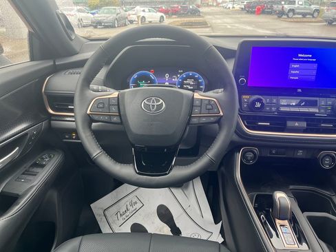 Certified 2025 Toyota Grand Highlander MAX Platinum image 13