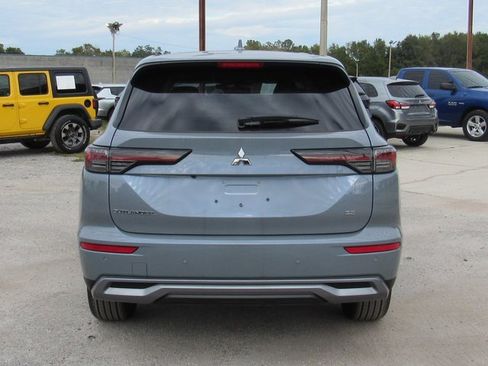 New 2026 Mitsubishi Outlander SE image 4