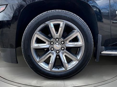 Used 2018 Chevrolet Suburban Premier image 34