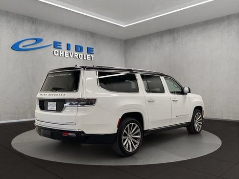Used 2023 Jeep Grand Wagoneer L Series II AWD/4WD image 15